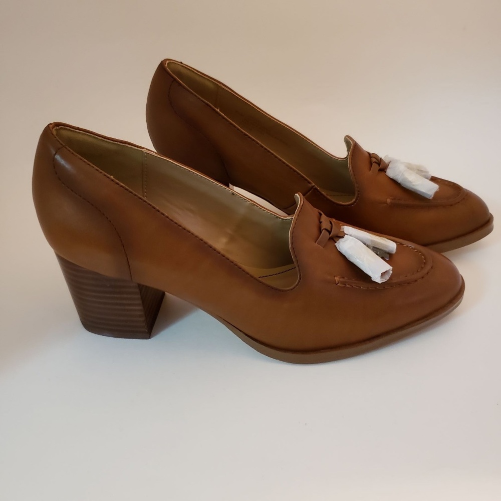 Isola Hailey Tasseled Loafer Pumps, Whiskey Brown color - Size 6.5 (NWT)